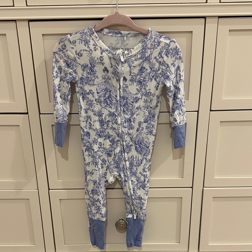 Posh Peanut Cream and Blue Floral Footie